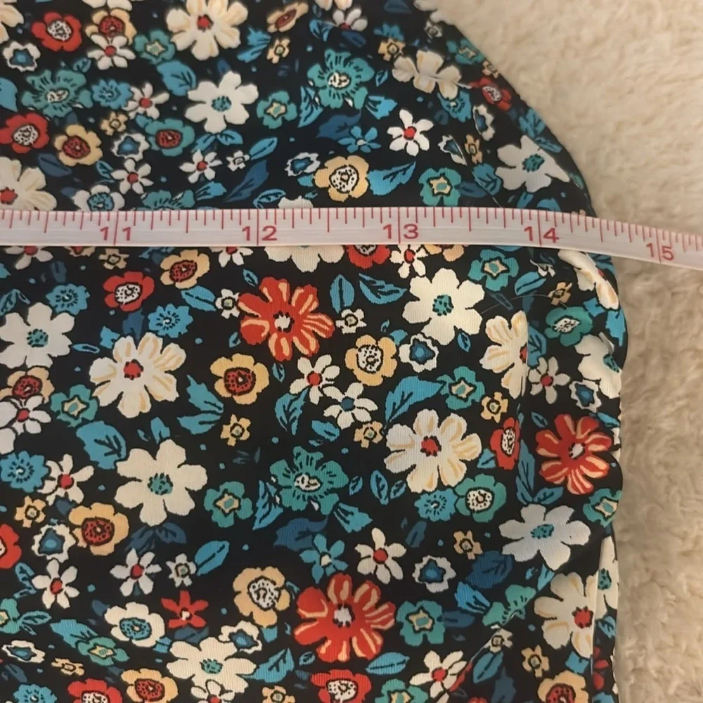 Lands End Swim Top Beach Resort Womens 8 Black Floral Built In Padded Bra - Picture 5 of 8